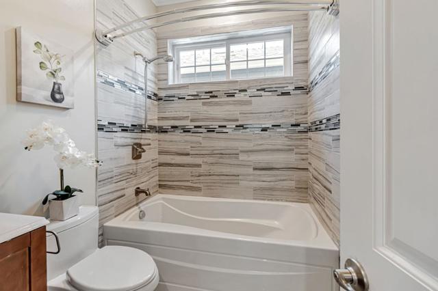 1633 15th Street, Oakland CA: https://media.crmls.org/mediaz/ad5d4bc4-b257-4721-9939-227ec8a8955a.jpg