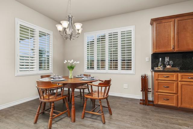10252 Casa Ct, Santee CA: https://media.crmls.org/mediaz/ad5e6791-1b7d-4fa5-ac11-8e28501cd69b.jpg