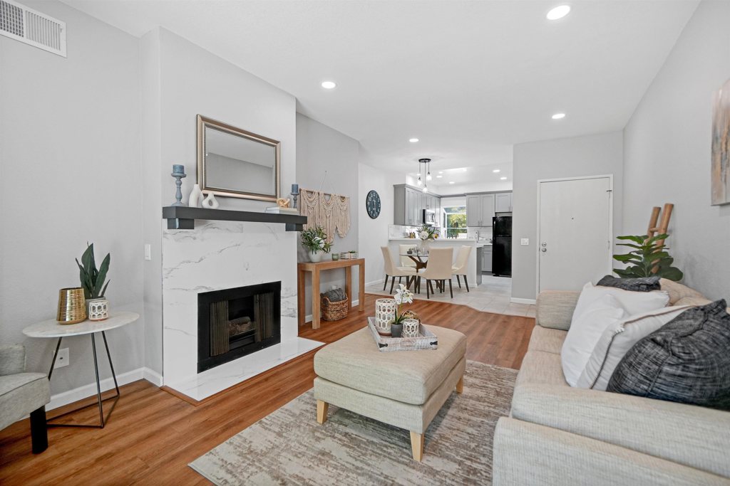 3530 Oakwood Terrace #102