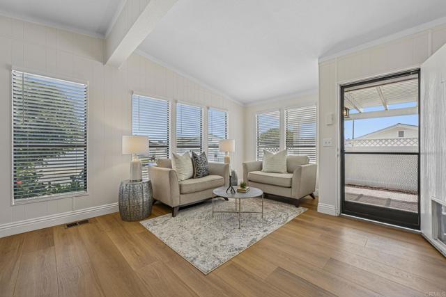 Detail Gallery Image 3 of 58 For 631 via Costa Rica, Vista,  CA 92081 - 2 Beds | 2 Baths