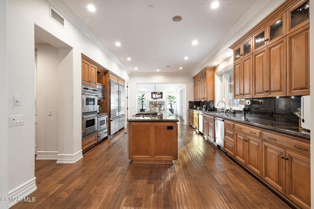 29475 Malibu View Court, Agoura Hills CA: https://media.crmls.org/mediaz/ad60e903-bdb1-4f09-adbf-75f20e0617e3.jpg