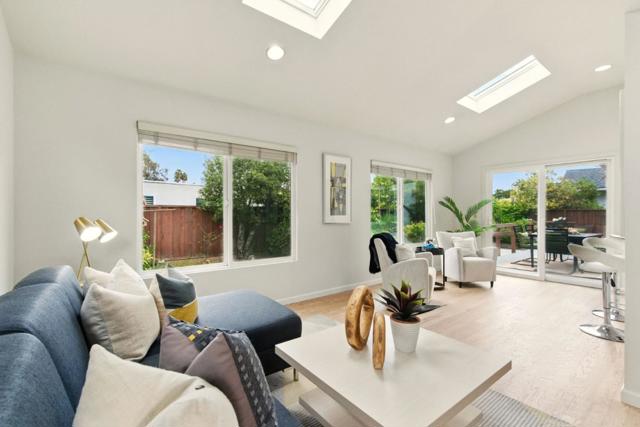 942 Constitution Drive, Foster City CA: https://media.crmls.org/mediaz/ad6251a5-3554-41c2-97ba-dcd38251e0b0.jpg