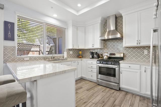 Detail Gallery Image 8 of 64 For 11372 via Rancho San Diego #B,  El Cajon,  CA 92019 - 3 Beds | 2/1 Baths