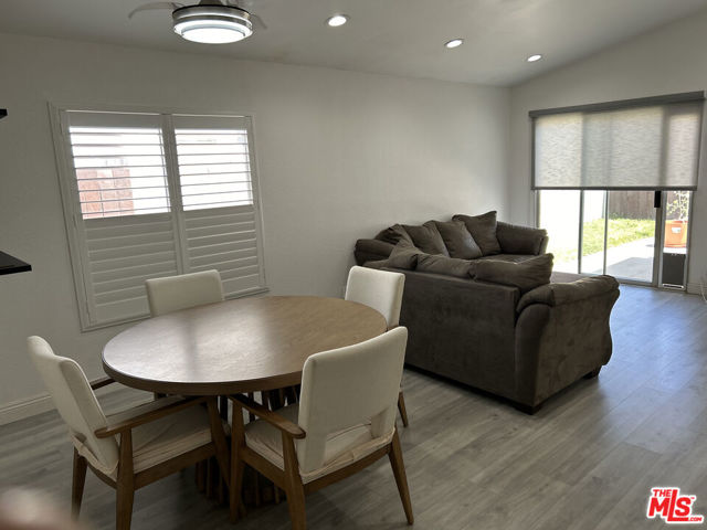 14179 Long View Drive, Fontana CA: https://media.crmls.org/mediaz/ad62bca3-faf9-414e-913f-672b94ae5005.jpg