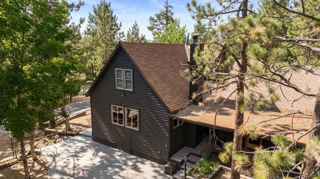 641 Highland Road, Big Bear CA: https://media.crmls.org/mediaz/ad63ec01-2e07-4aed-8da3-15ca0696e489.jpg