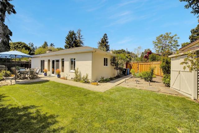 192 Oak Court, Menlo Park CA: https://media.crmls.org/mediaz/ad63f3c9-a426-4ba4-8a17-501135f3415b.jpg