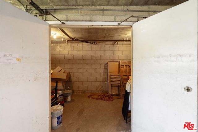 737 Pier Avenue, Santa Monica CA: https://media.crmls.org/mediaz/ad645bd0-2063-4f0b-9294-1f07204c62ab.jpg