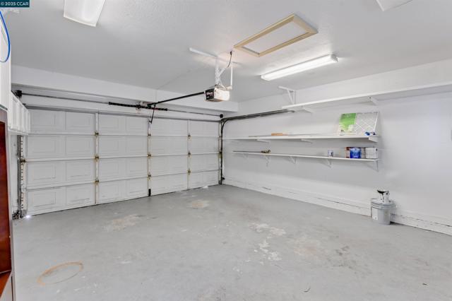 2424 San Miguel Dr, Walnut Creek CA: https://media.crmls.org/mediaz/ad64bbd1-d3a7-4465-a0e4-3bb972dc73fd.jpg