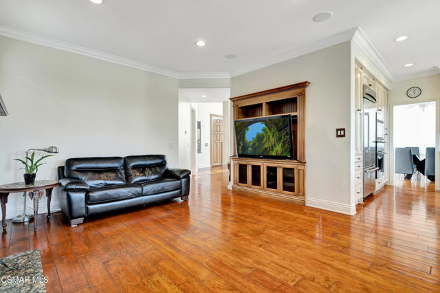5177 Pesto Way, Oak Park CA: https://media.crmls.org/mediaz/ad650d14-043a-49a9-9922-25923fb131c5.jpg