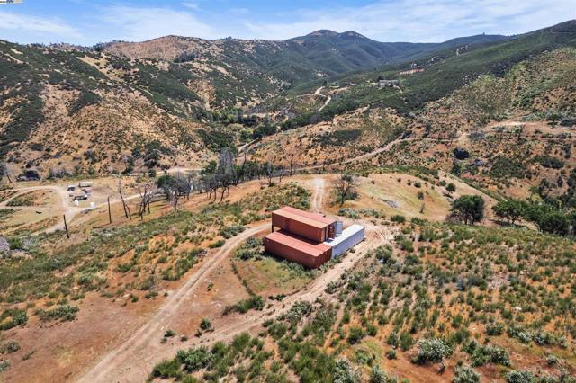 11821 Del Puerto Canyon Rd, Livermore CA: https://media.crmls.org/mediaz/ad654fce-5408-4807-8102-6904e0281db2.jpg