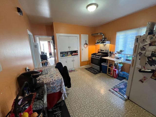 210 7th Lane, South San Francisco CA: https://media.crmls.org/mediaz/ad65b7be-2ff0-42b0-9e3b-b502411708b1.jpg