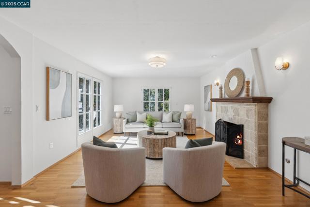 40 Las Palomas, Orinda CA: https://media.crmls.org/mediaz/ad65e23d-fde0-4e48-8a62-d4b05658edc9.jpg