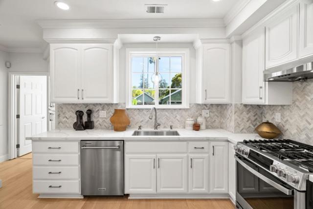 16717 Shannon Road, Los Gatos CA: https://media.crmls.org/mediaz/ad66b893-702f-4523-abd1-83fe14cb2cba.jpg