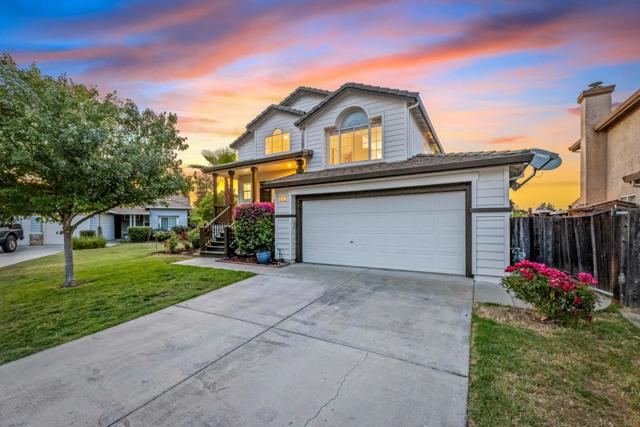 9082 Spencer Court, Gilroy CA: https://media.crmls.org/mediaz/ad67efca-f7d7-4c41-88e9-058c79a2d791.jpg