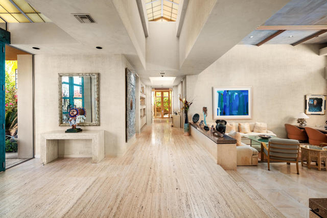 203 Kiva Drive, Palm Desert CA: https://media.crmls.org/mediaz/ad688483-8489-4190-8205-1d210a068f1b.jpg