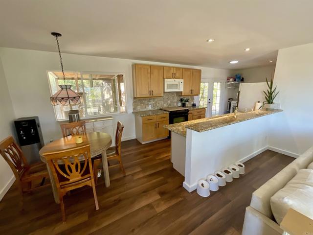 38281 Western Hills Drive, Anza CA: https://media.crmls.org/mediaz/ad6909ed-305c-45bb-bbb2-66f07b39be95.jpg
