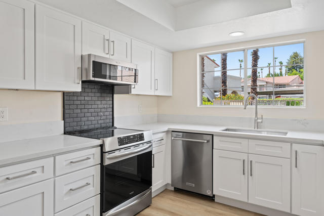 505 S Farrell Drive, Palm Springs CA: https://media.crmls.org/mediaz/ad69a14b-7c6f-4e66-ac3d-2295d3fc6c86.jpg