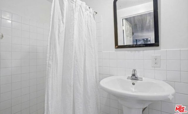 2427 Liberty Lane photo 14