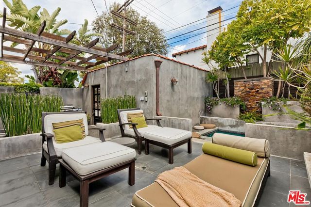 5990 Saturn Street, Los Angeles CA: https://media.crmls.org/mediaz/ad6bef5f-b535-425c-bc18-03a00f0cbcca.jpg