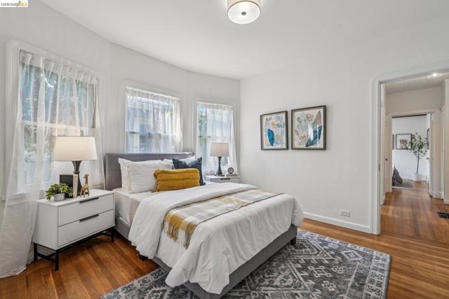 21 Portsmouth Road, Piedmont CA: https://media.crmls.org/mediaz/ad6c567f-001c-4754-9c04-c685f524be6d.jpg