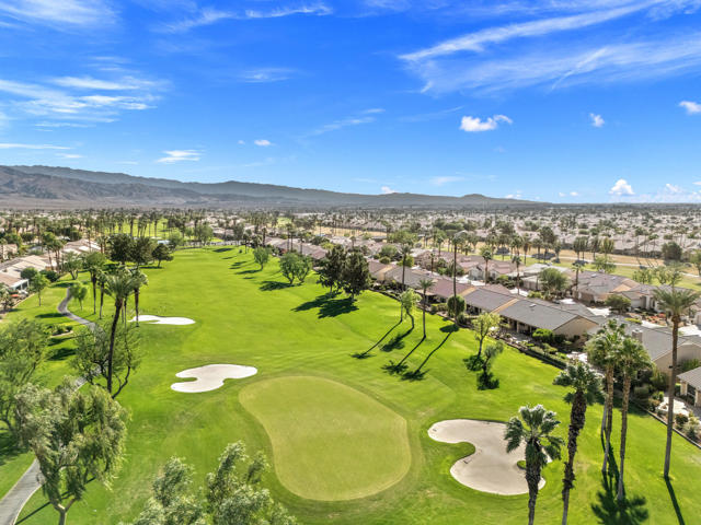 78310 Sunrise Mountain, Palm Desert CA: https://media.crmls.org/mediaz/ad6c6905-78b8-42c1-96ec-b3830378c076.jpg