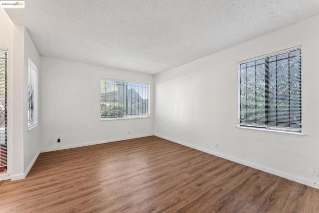 9663 Elmview, Oakland CA: https://media.crmls.org/mediaz/ad6c7933-0fa4-47e9-a3ad-2f7c045278a6.jpg