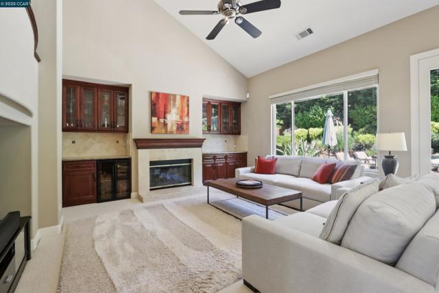 132 Victoria Pl, Danville CA: https://media.crmls.org/mediaz/ad6c87cf-2092-4fe2-8ac8-9b792c6fcc42.jpg