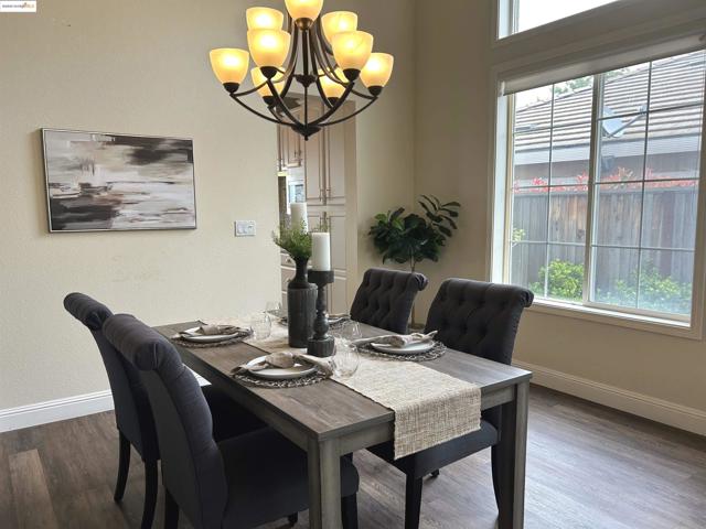 8040 Kelok Way, Clayton CA: https://media.crmls.org/mediaz/ad6d1573-4250-489e-ab26-5255ae456f15.jpg