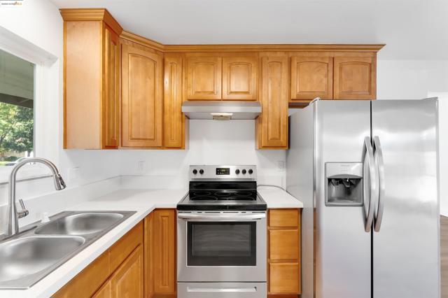 1908 New Jersey St, Fairfield CA: https://media.crmls.org/mediaz/ad6df59e-e20d-41ae-a6f4-dd427240a4de.jpg