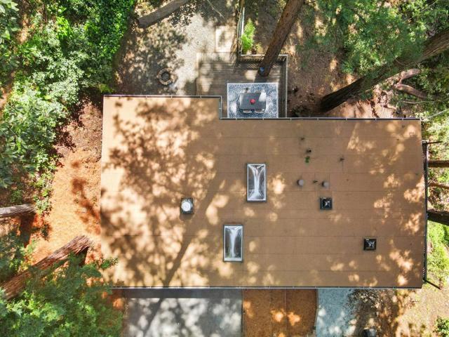11660 Edgewood Drive, Felton CA: https://media.crmls.org/mediaz/ad6df90c-b5c1-4106-a413-f1846c564532.jpg