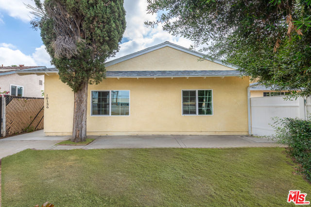 10136 Forbes Avenue, North Hills CA: https://media.crmls.org/mediaz/ad6ea41a-edad-4c4c-a395-ecfb84d32986.jpg