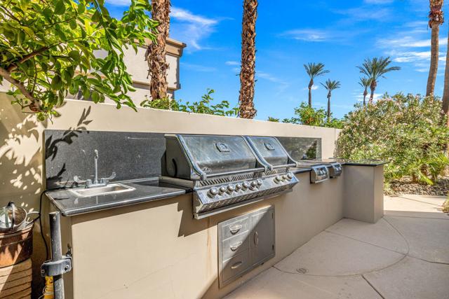 334 Crest Lake Drive, Palm Desert, CA 92211