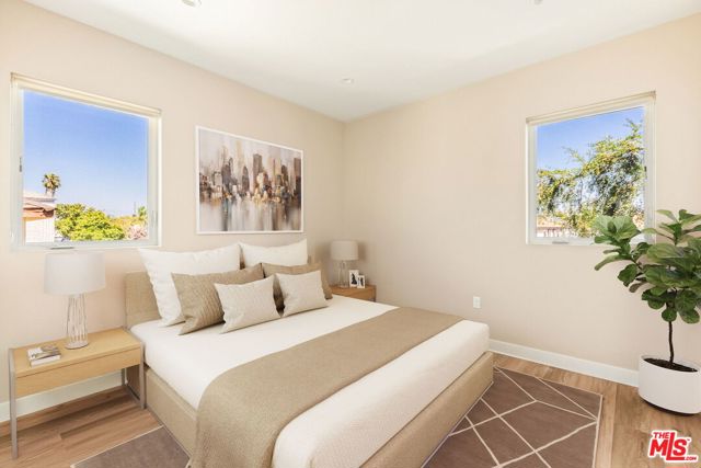 4905 1/2 W St. Elmo Drive, Los Angeles CA: https://media.crmls.org/mediaz/ad6f4f0e-0784-47b1-8a6f-bd19c38ee677.jpg