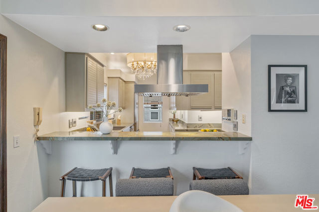 2131 Griffith Park Boulevard, Los Angeles CA: https://media.crmls.org/mediaz/ad6f60e3-9d49-4bc9-afb0-0d9716ed50d7.jpg