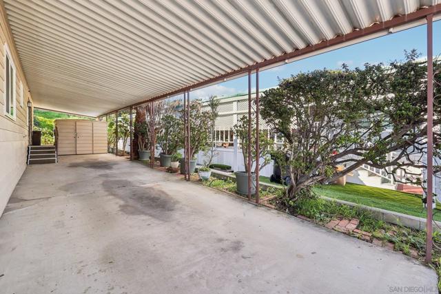 275 S Worthington St, Spring Valley CA: https://media.crmls.org/mediaz/ad6f810c-0bec-4404-aaeb-3e4c567943e9.jpg