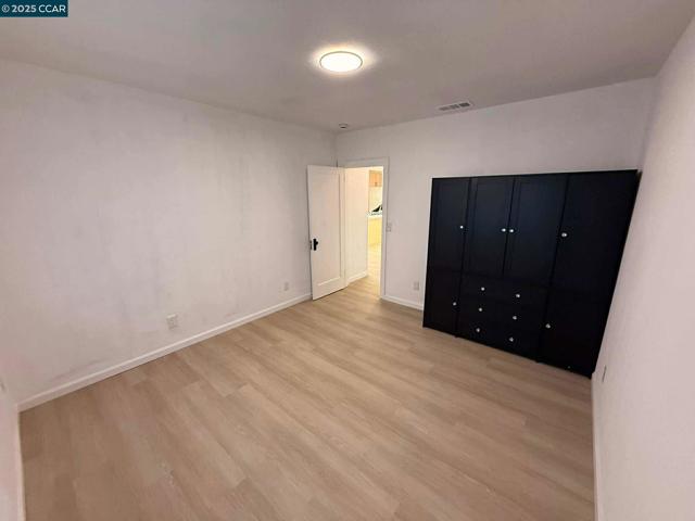 314 Washington St, Vallejo CA: https://media.crmls.org/mediaz/ad6fb30e-d3ed-48d9-8f58-4f049d5c5f88.jpg