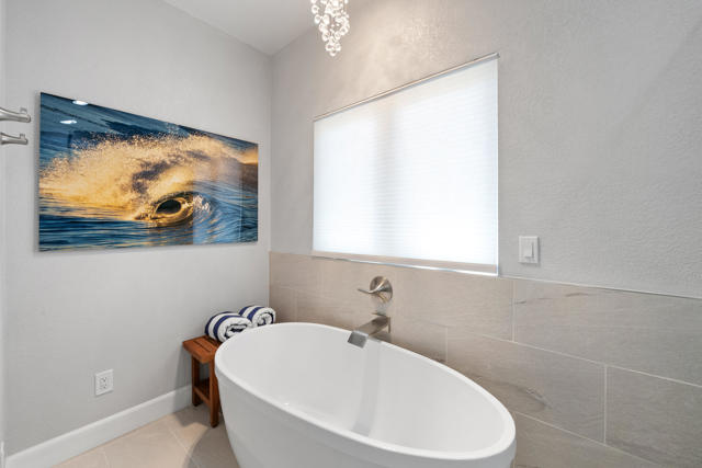 39060 Kilimanjaro Court, Palm Desert CA: https://media.crmls.org/mediaz/ad70a63d-840e-4b73-bca1-b1a1b3343093.jpg