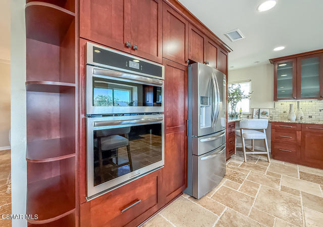 3331 Monte Carlo Drive, Thousand Oaks CA: https://media.crmls.org/mediaz/ad710c6d-dc9f-4f0e-87e2-ebb4a62715e6.jpg