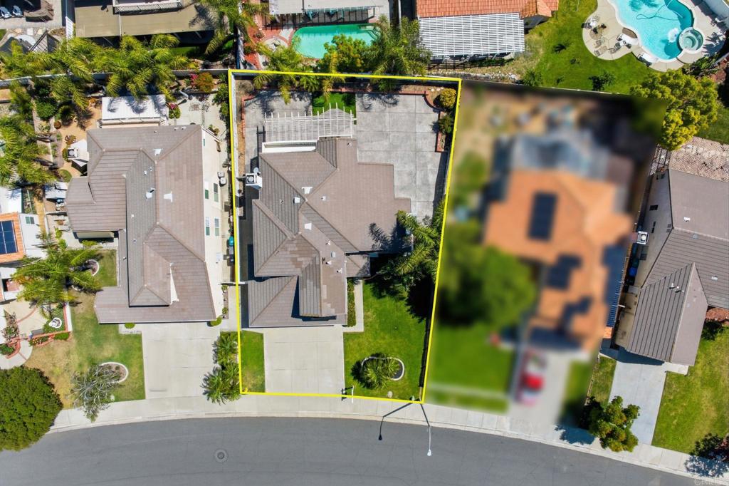 https://media.crmls.org/mediaz/ad718002-7efe-4983-a8e2-c8653f040136.jpg?preset=X-Large