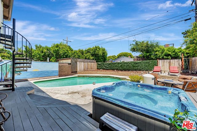 1148 Turquoise Street, San Diego CA: https://media.crmls.org/mediaz/ad720084-f998-4a17-8a62-e6bbc6e149ab.jpg