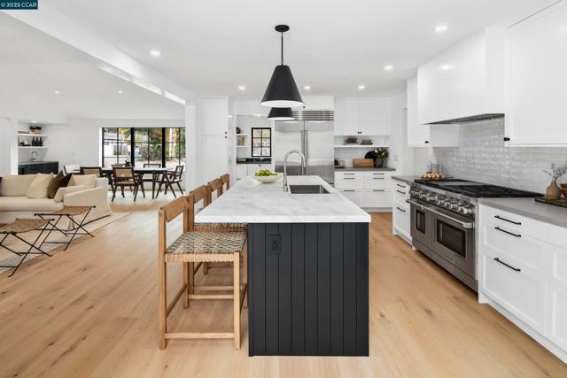 181 Lombardy Lane, Orinda CA: https://media.crmls.org/mediaz/ad72383f-80ea-428e-898f-bffbe73997b5.jpg