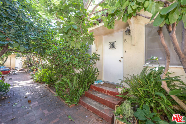 1427 Euclid Street photo 4