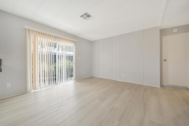 392 Standing Bear, Cathedral City CA: https://media.crmls.org/mediaz/ad725979-79ab-4463-8dc7-a1d63d9438db.jpg