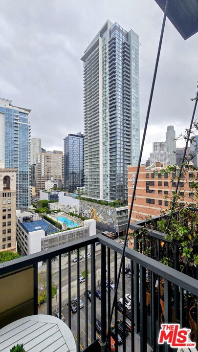 849 S Broadway, Los Angeles CA: https://media.crmls.org/mediaz/ad725a65-792f-4ef9-9799-a3b8c2551ee5.jpg