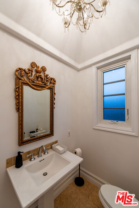 https://media.crmls.org/mediaz/ad731062-ca8b-42e8-9e9f-64fe87cf4b22.jpg?preset=X-Large