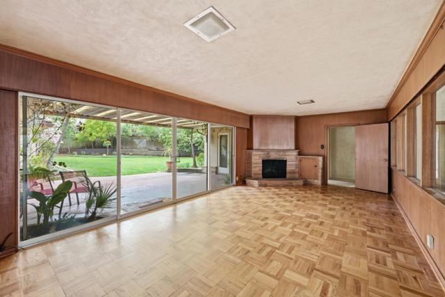 1735 Crockett Lane, Hillsborough CA: https://media.crmls.org/mediaz/ad7365e2-67db-48a3-84ea-ac02a5ef3aef.jpg