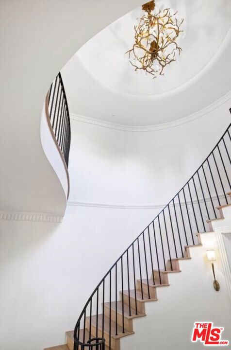 111 N Mapleton Drive, Los Angeles CA: https://media.crmls.org/mediaz/ad7534b5-cd36-4c36-890d-01e3e2ef7088.jpg