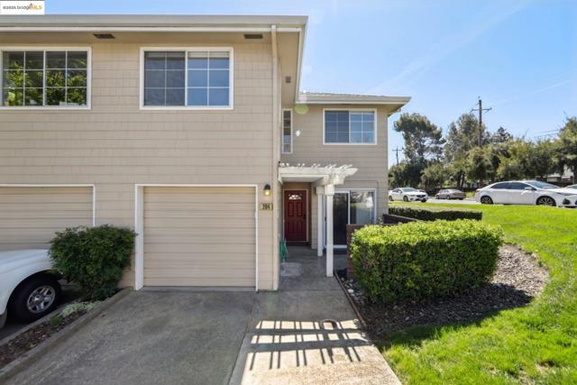 204 Pebblecreek Ct, Martinez CA: https://media.crmls.org/mediaz/ad755751-8922-4b49-a0ec-4caed1198fcc.jpg