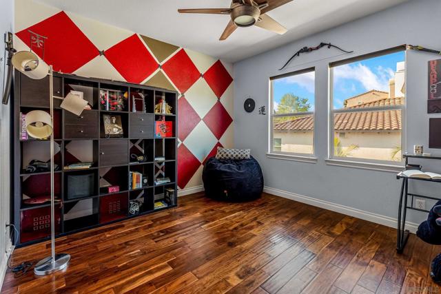 278 Avenida Loretta, Chula Vista CA: https://media.crmls.org/mediaz/ad755b3c-40de-40bc-975f-c19bd6f44bcd.jpg