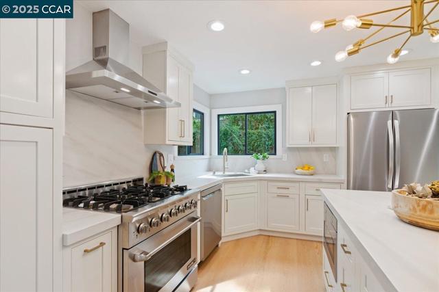 721 Sinnet Ct, Danville CA: https://media.crmls.org/mediaz/ad7574b5-6368-4ed4-a7c6-eac9439c5363.jpg